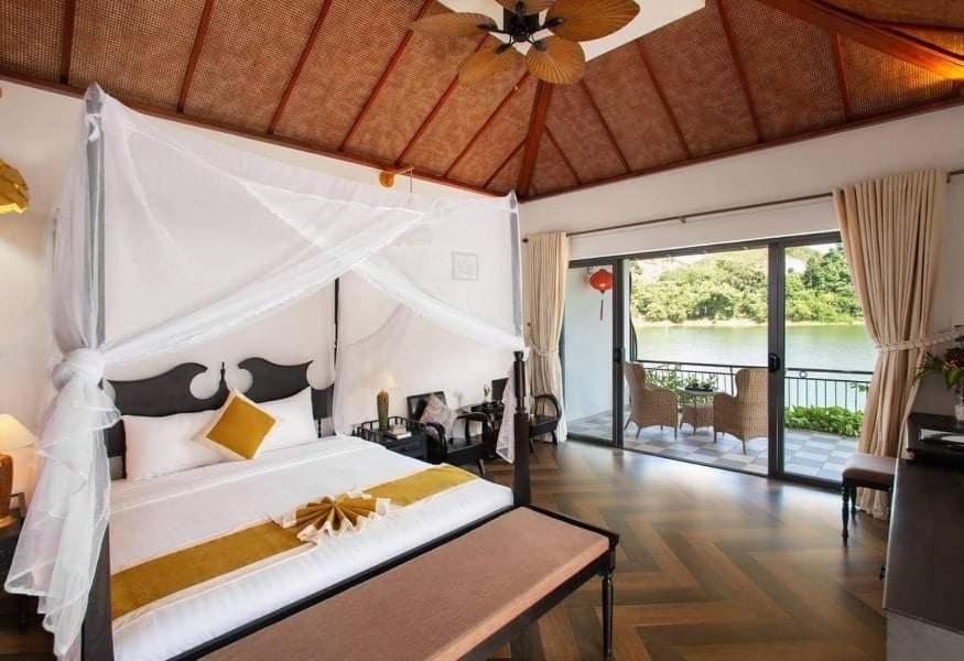 Phong Nha Lake House Resort ở Phong Nha